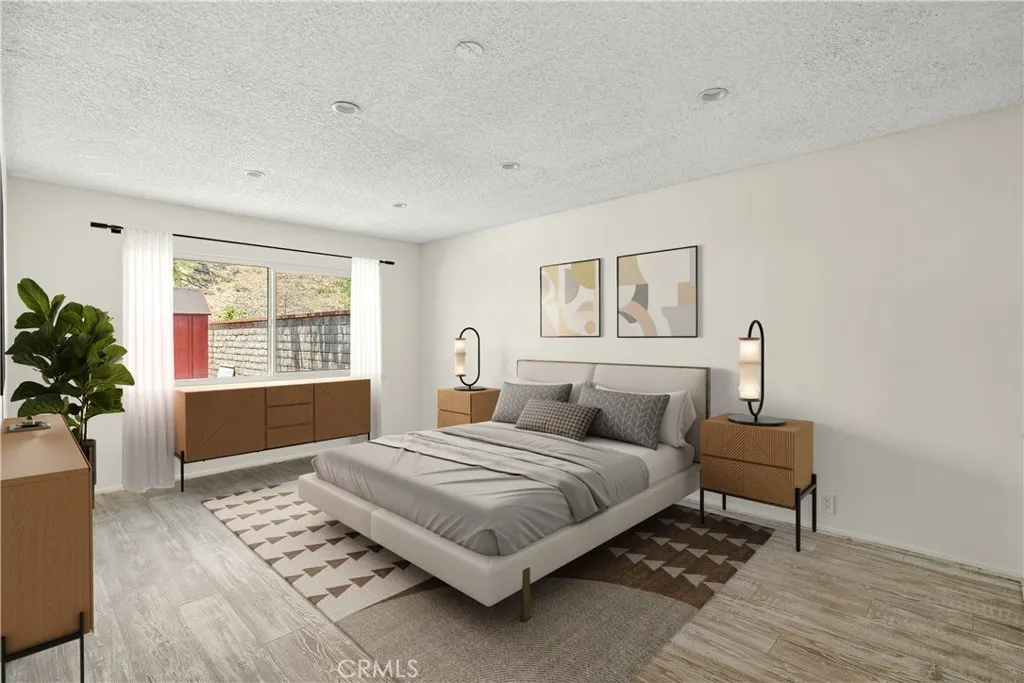 1824 Greenleaf Drive