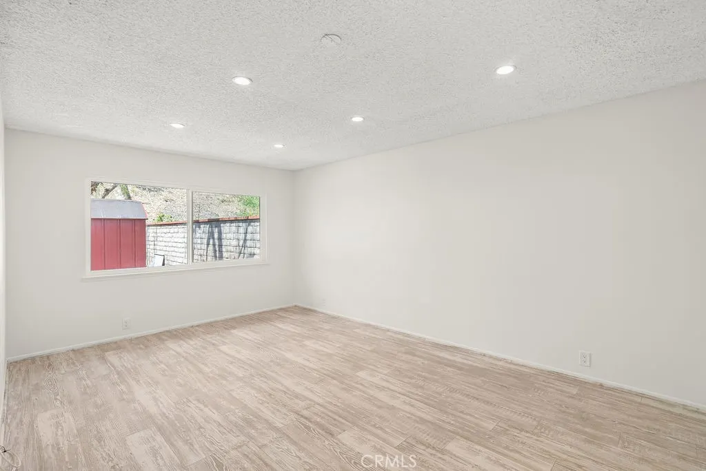 1824 Greenleaf Drive