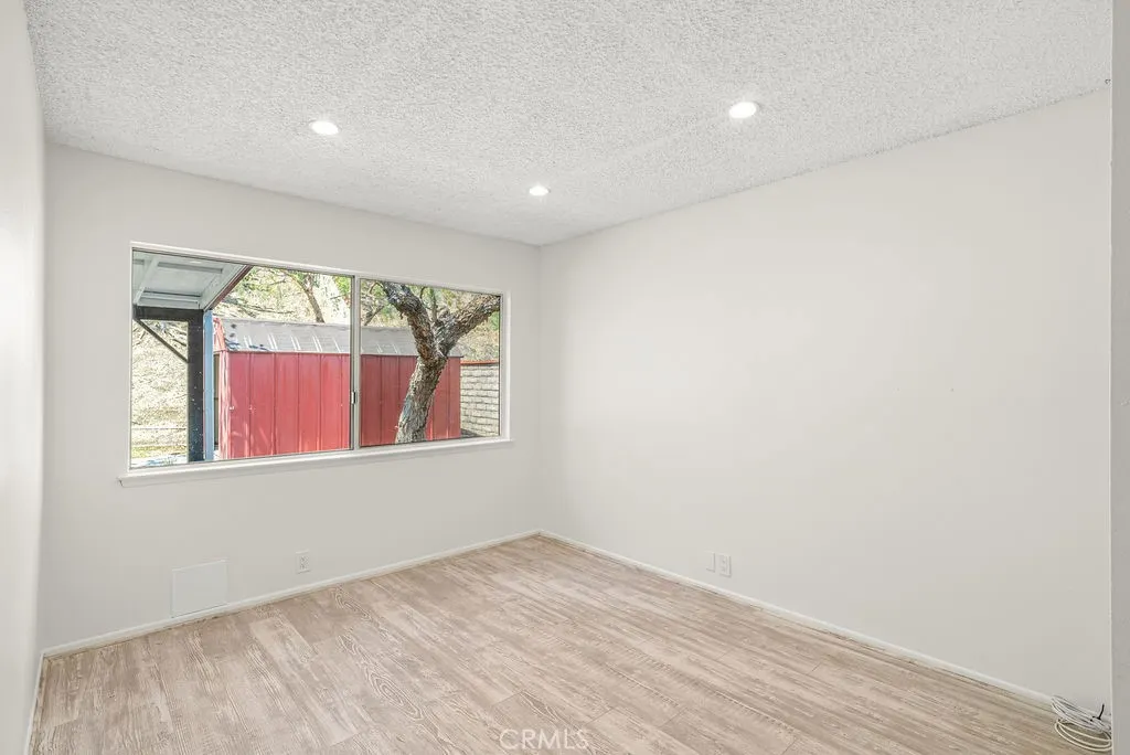 1824 Greenleaf Drive