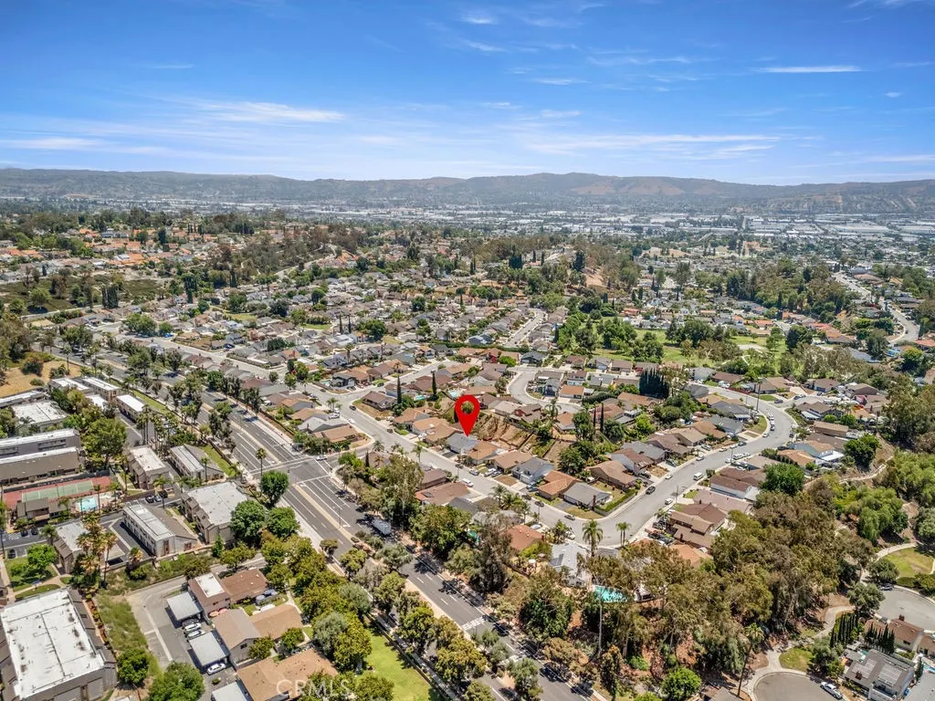 1824 Greenleaf Drive