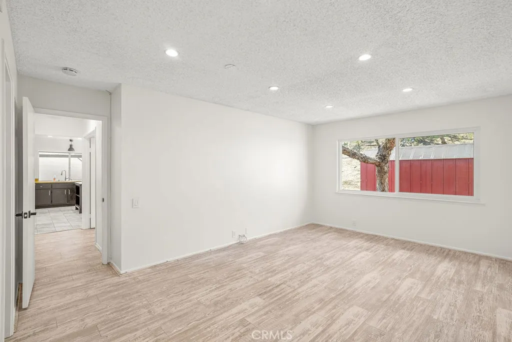 1824 Greenleaf Drive