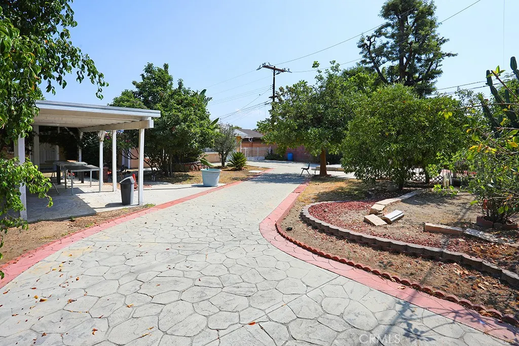 640 S Azusa Avenue