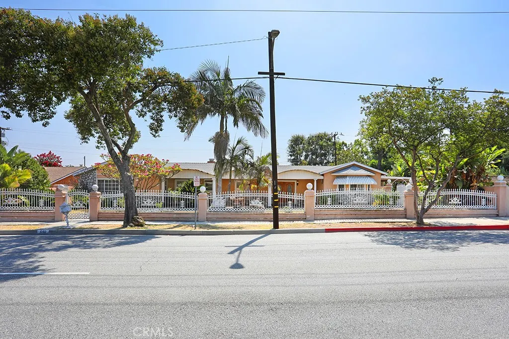 640 S Azusa Avenue
