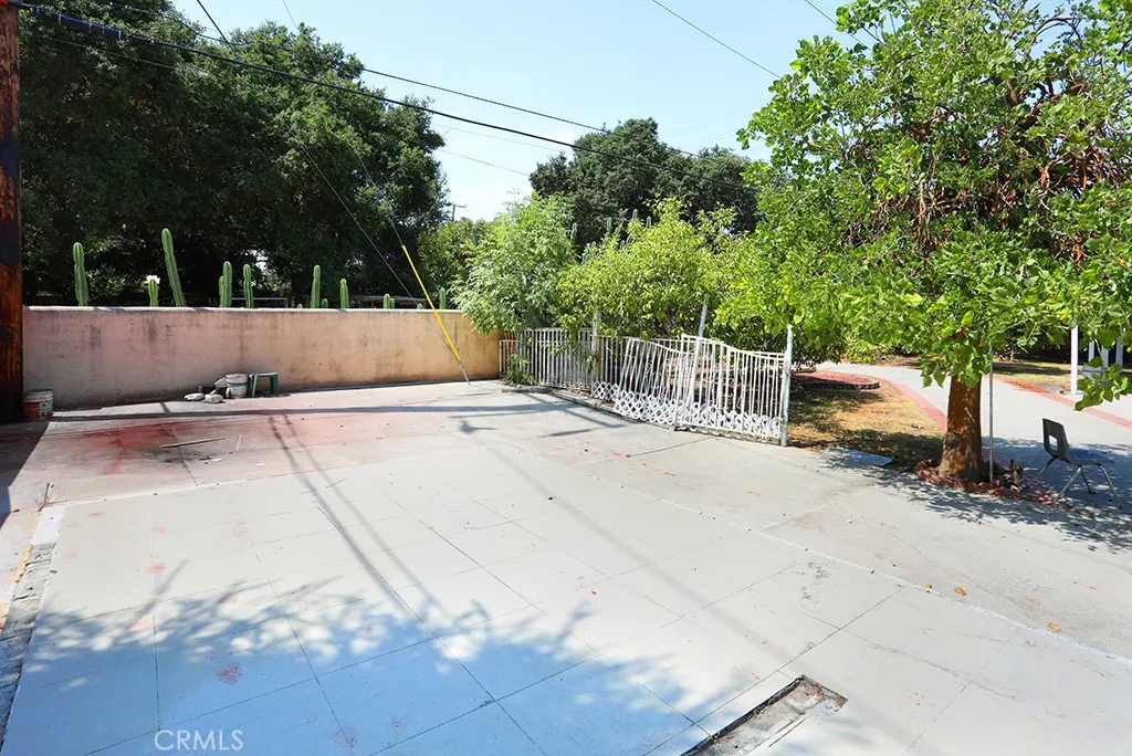 640 S Azusa Avenue