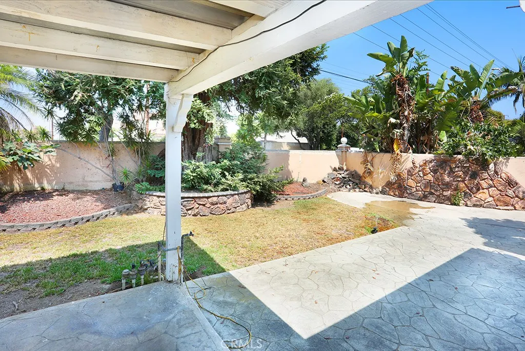 640 S Azusa Avenue