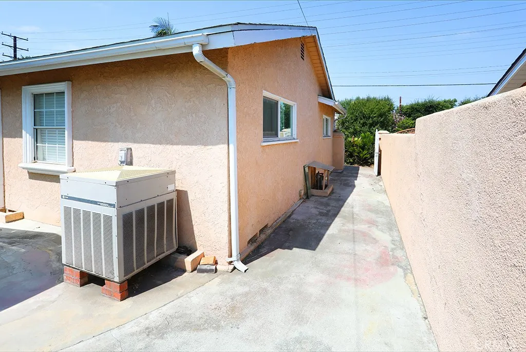 640 S Azusa Avenue