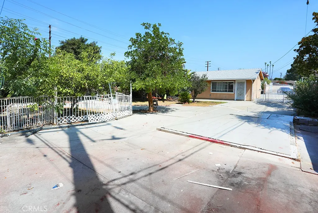 640 S Azusa Avenue