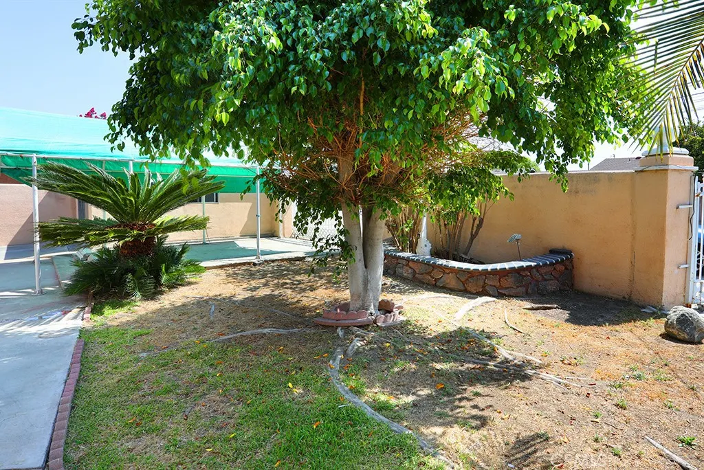 640 S Azusa Avenue