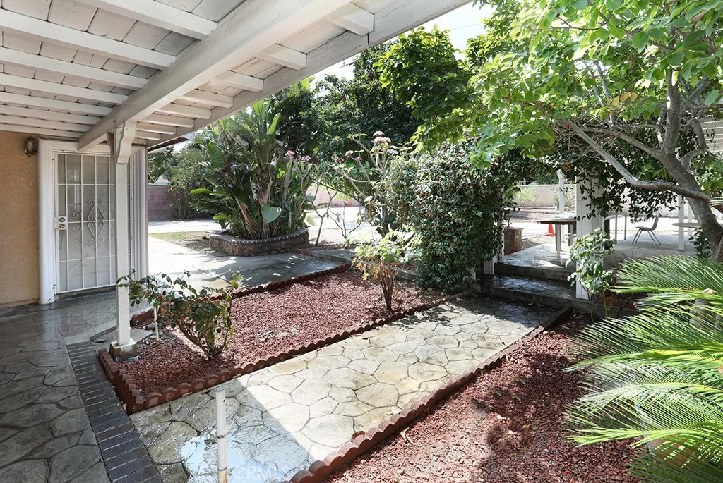 640 S Azusa Avenue