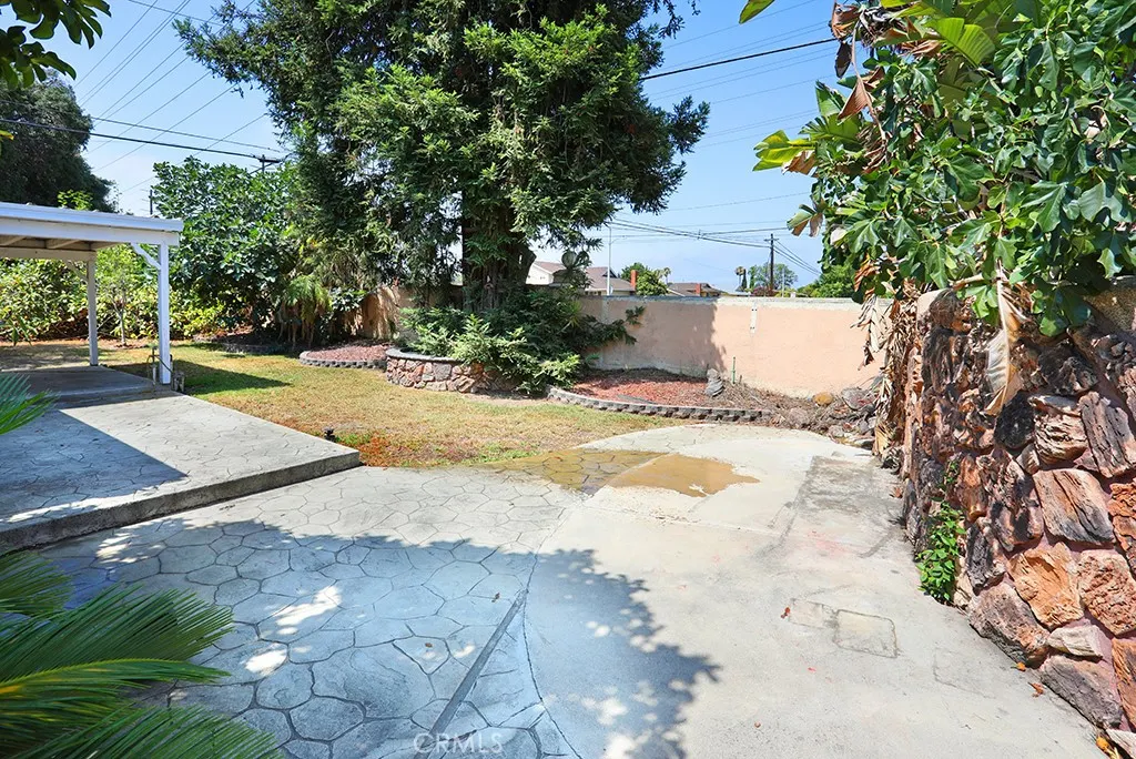 640 S Azusa Avenue