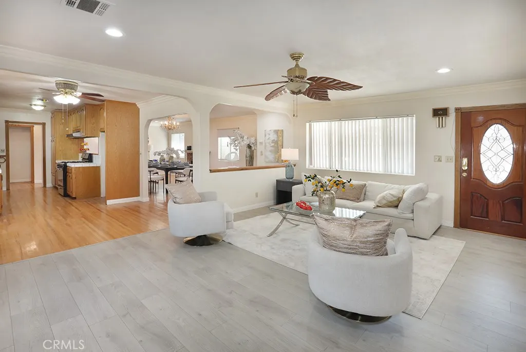 640 S Azusa Avenue