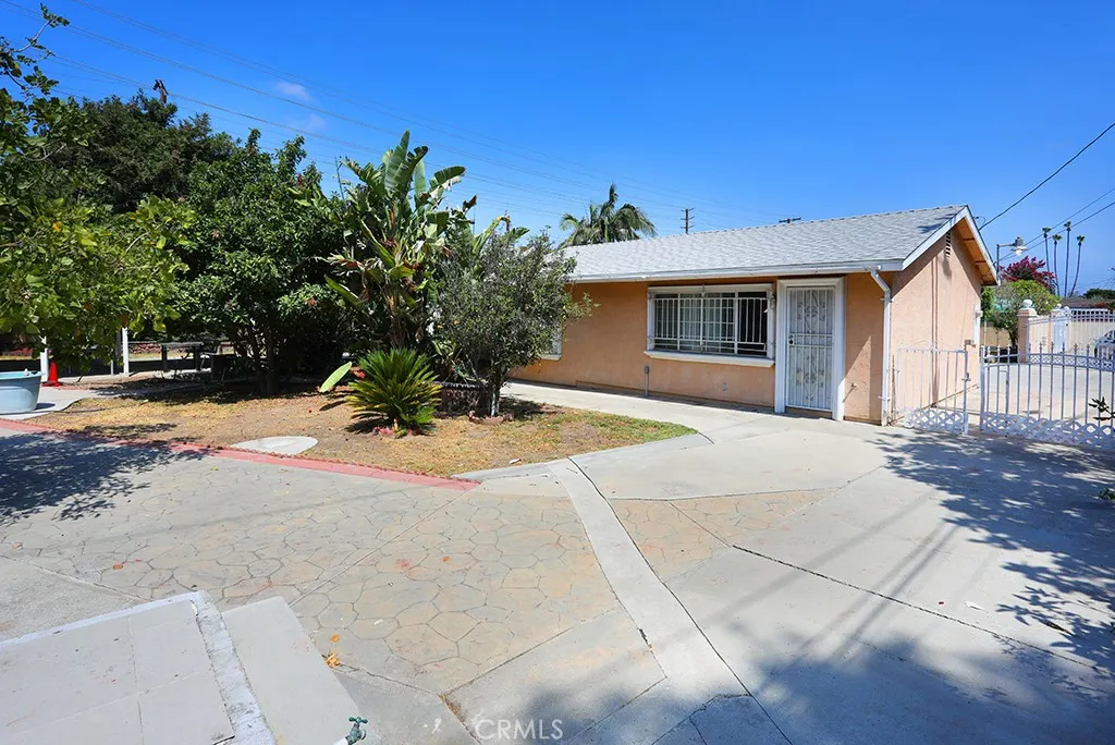 640 S Azusa Avenue