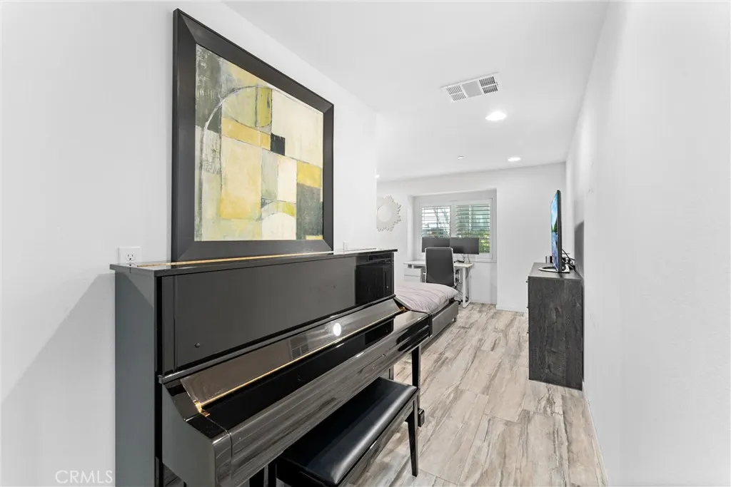 843 Sunburst Way