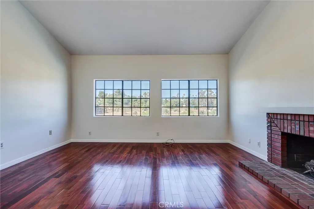 6 Hunter Point Road