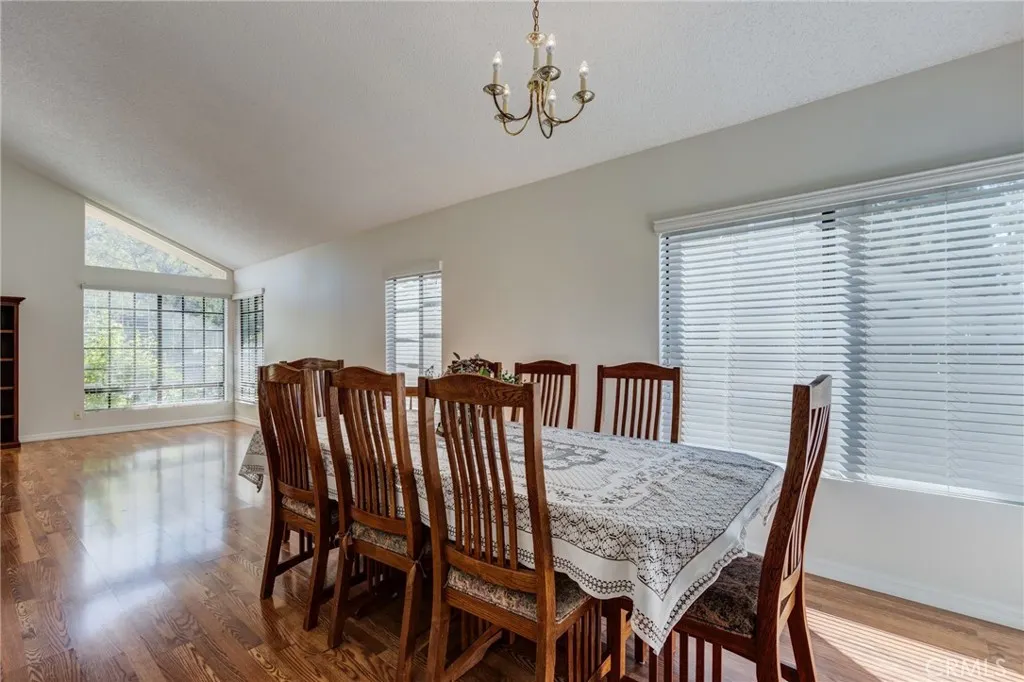 6 Hunter Point Road