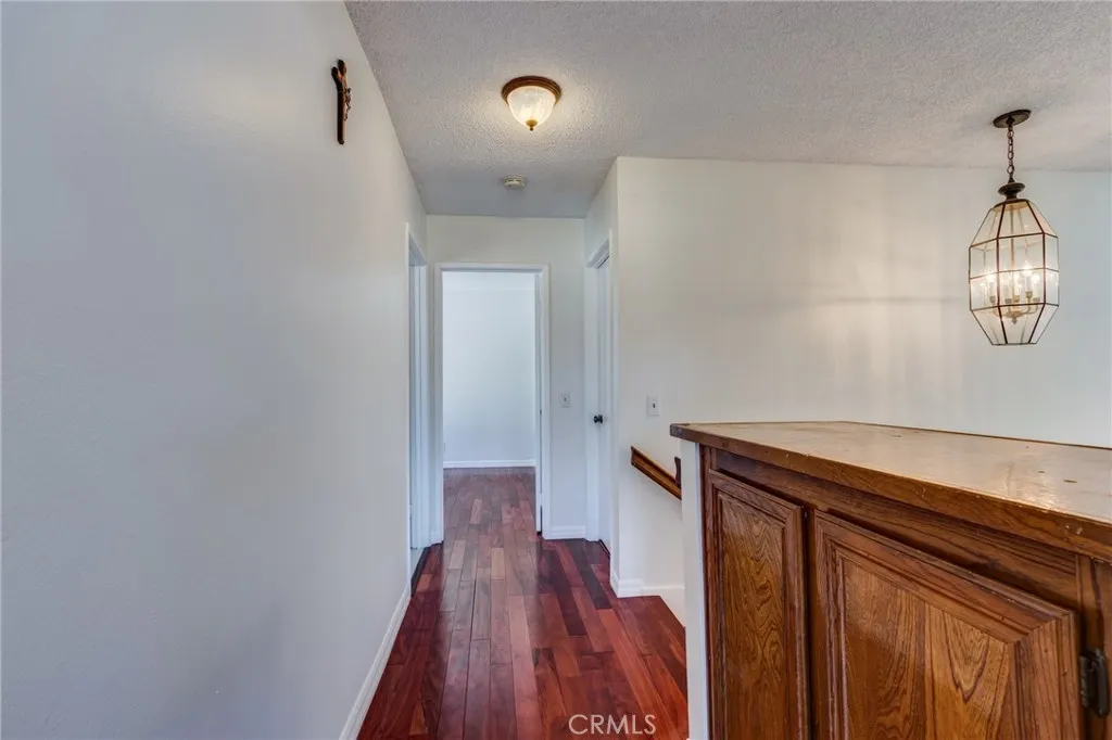6 Hunter Point Road