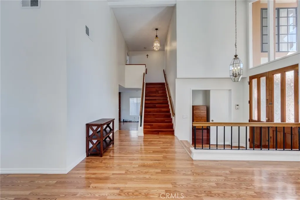 6 Hunter Point Road