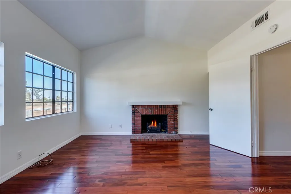 6 Hunter Point Road