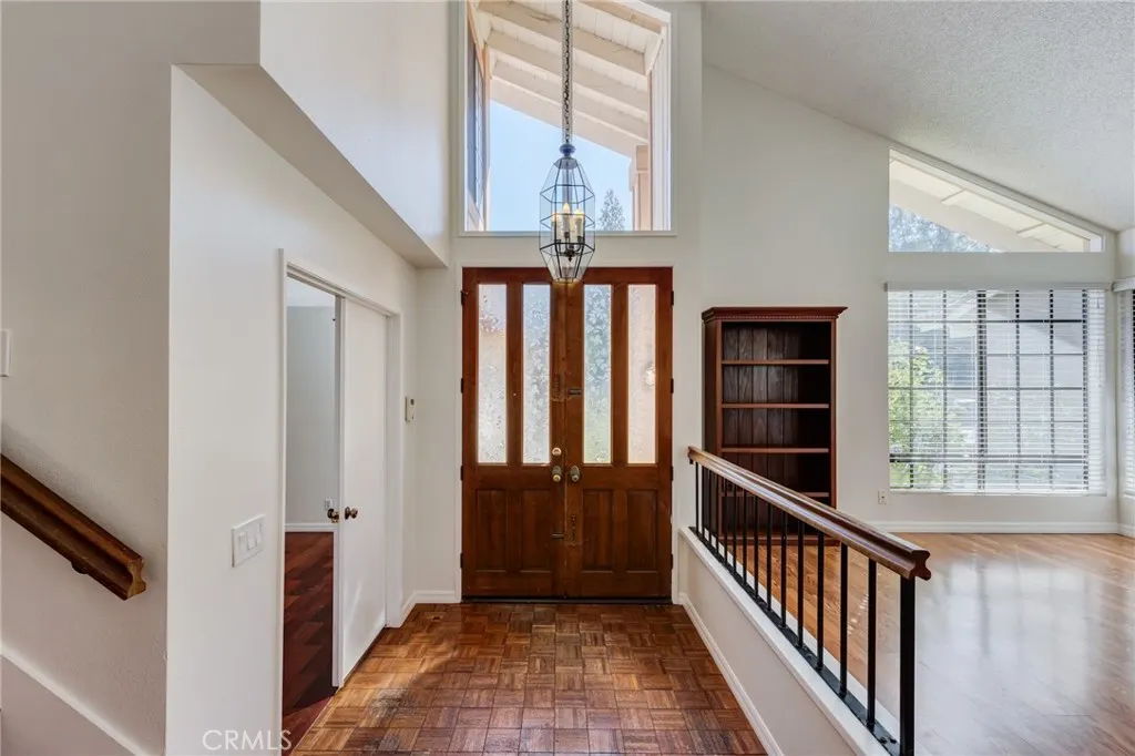 6 Hunter Point Road