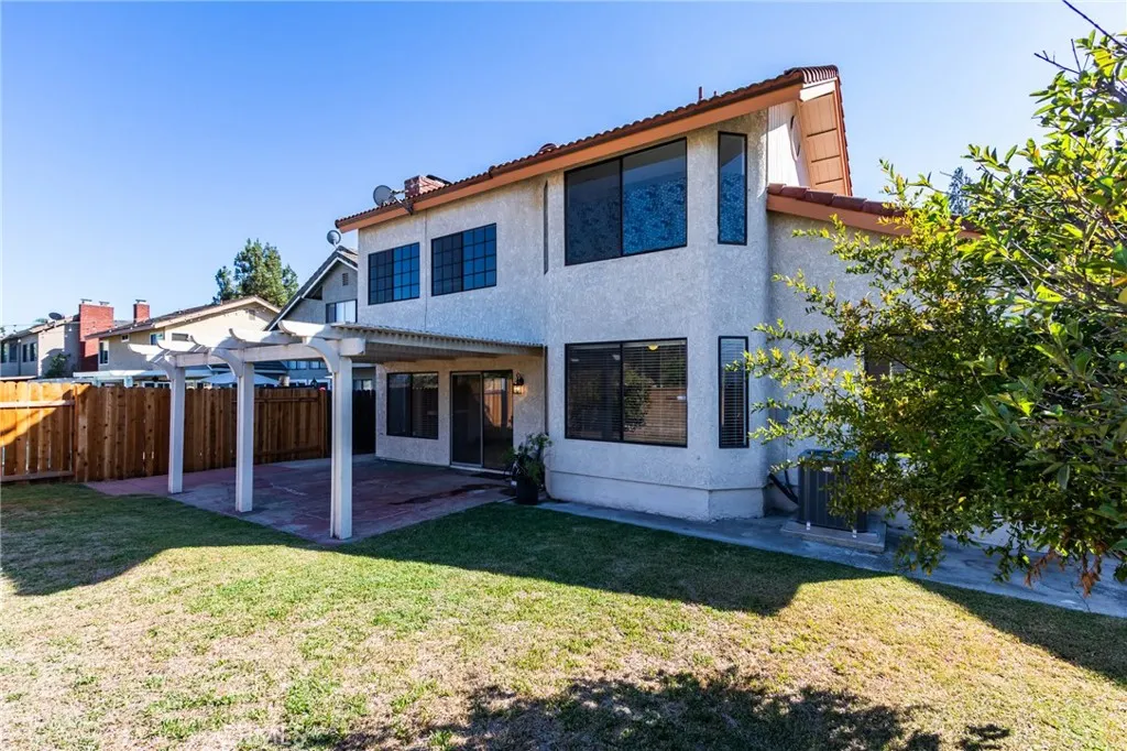 6 Hunter Point Road