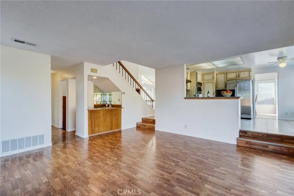 6 Hunter Point Road
