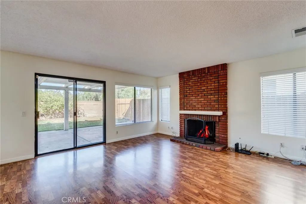 6 Hunter Point Road