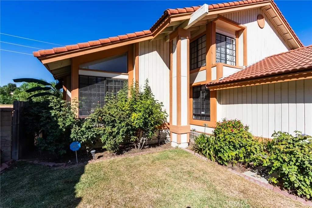 6 Hunter Point Road