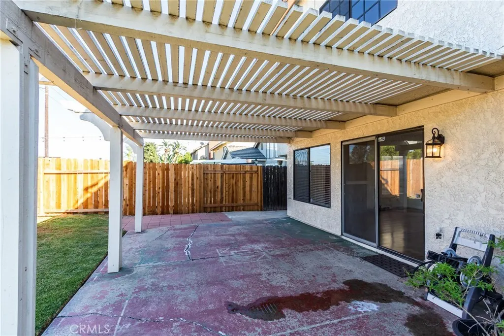 6 Hunter Point Road