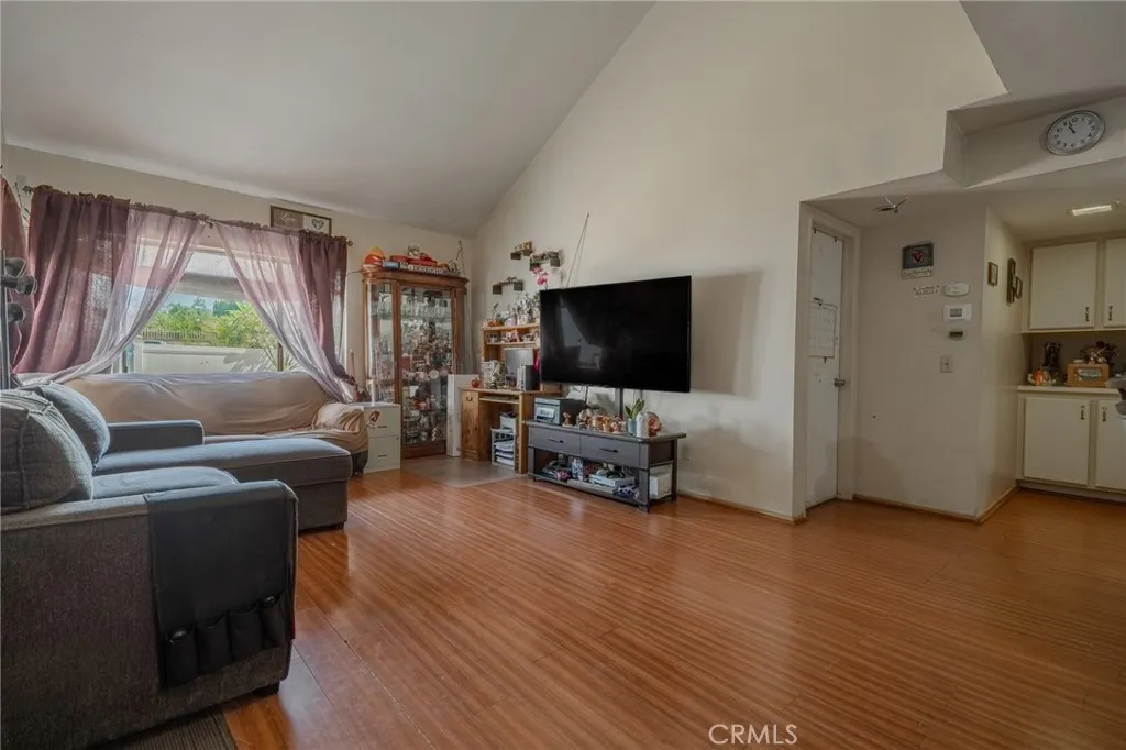574 E Skylark Drive