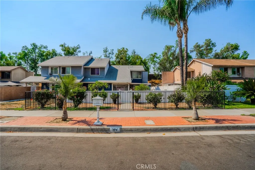 574 E Skylark Drive