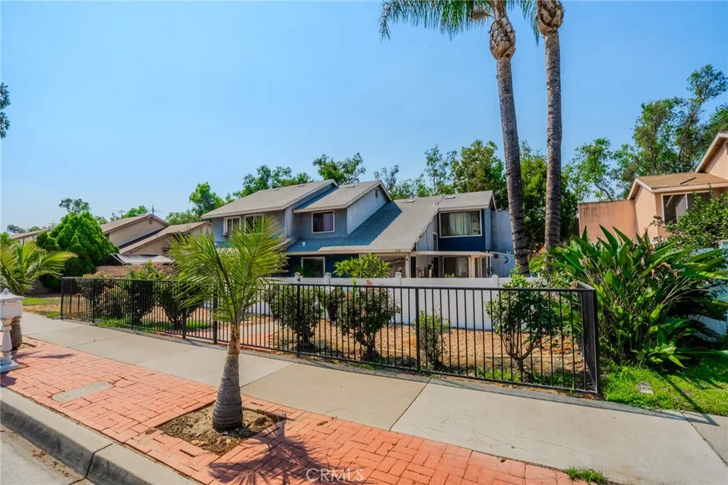 574 E Skylark Drive