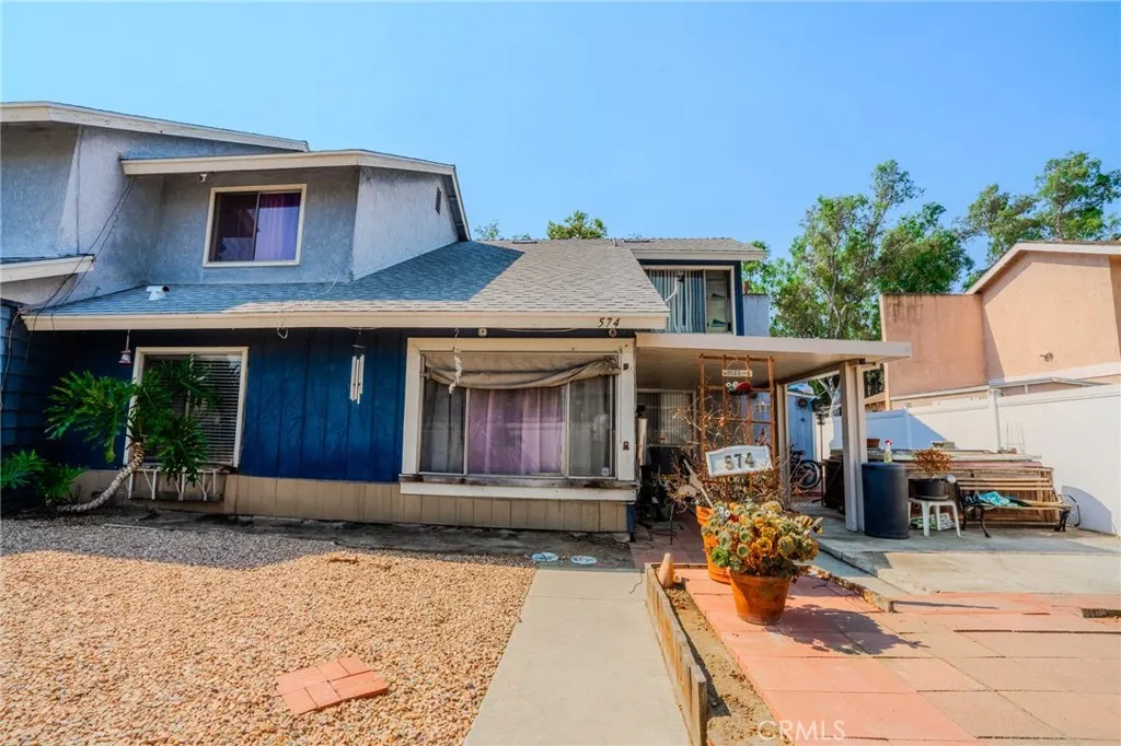 574 E Skylark Drive