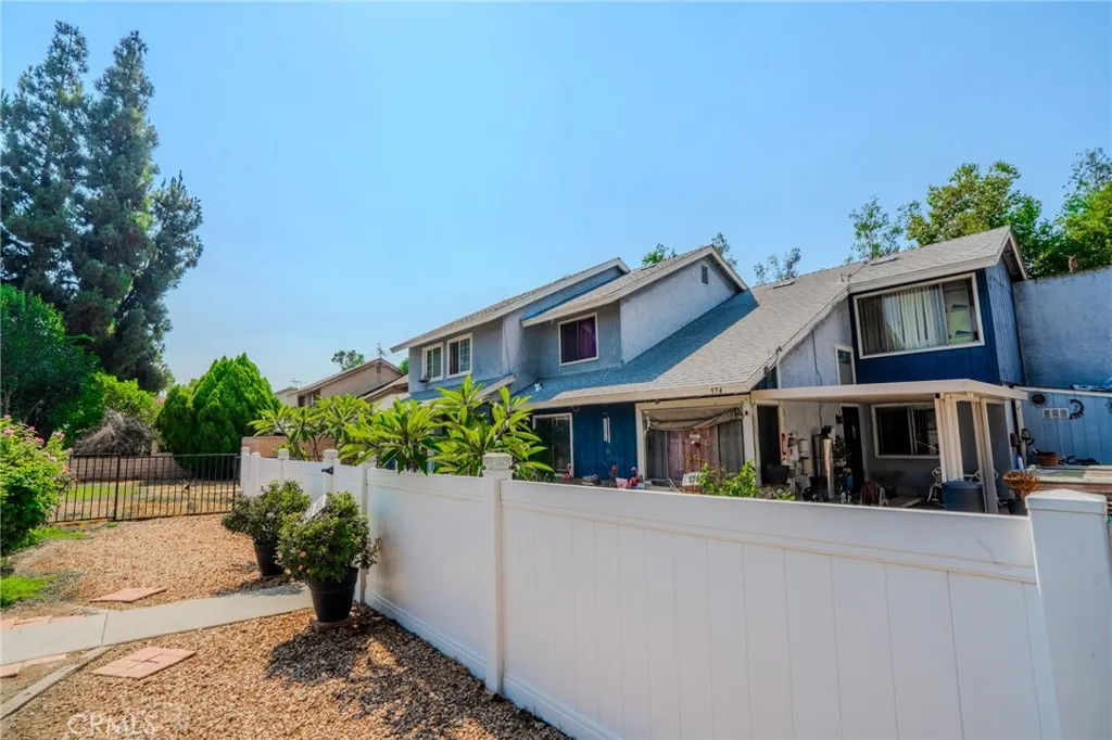 574 E Skylark Drive