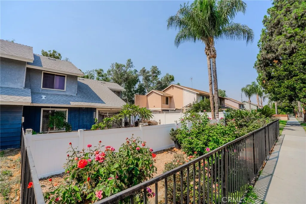 574 E Skylark Drive