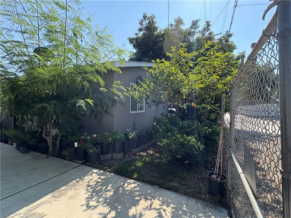 991 W 3rd Street
