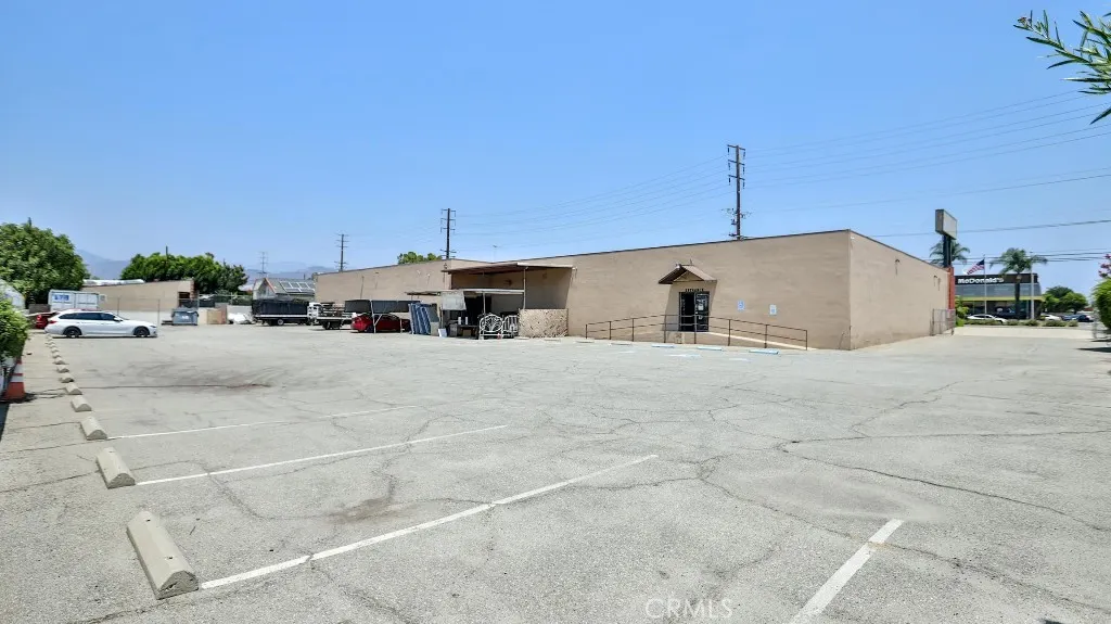 945 N Azusa Avenue