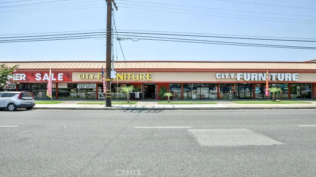 945 N Azusa Avenue