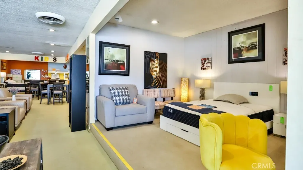 945 N Azusa Avenue