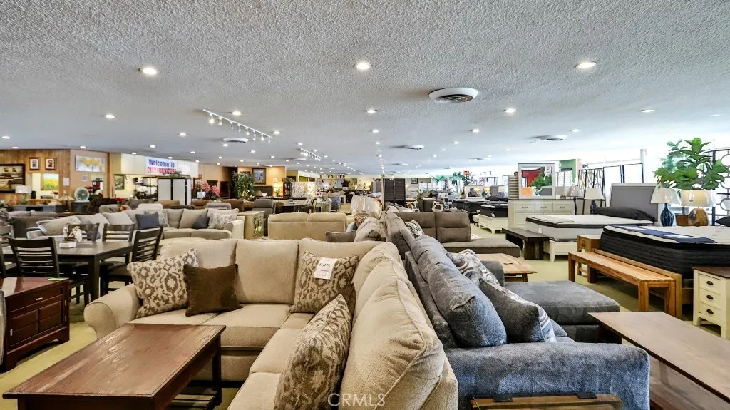945 N Azusa Avenue