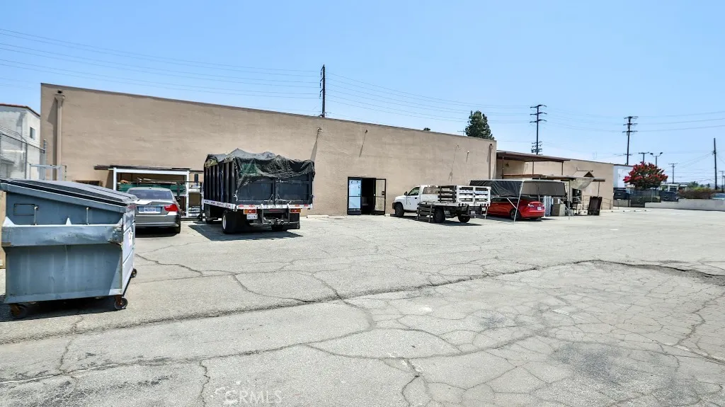 945 N Azusa Avenue