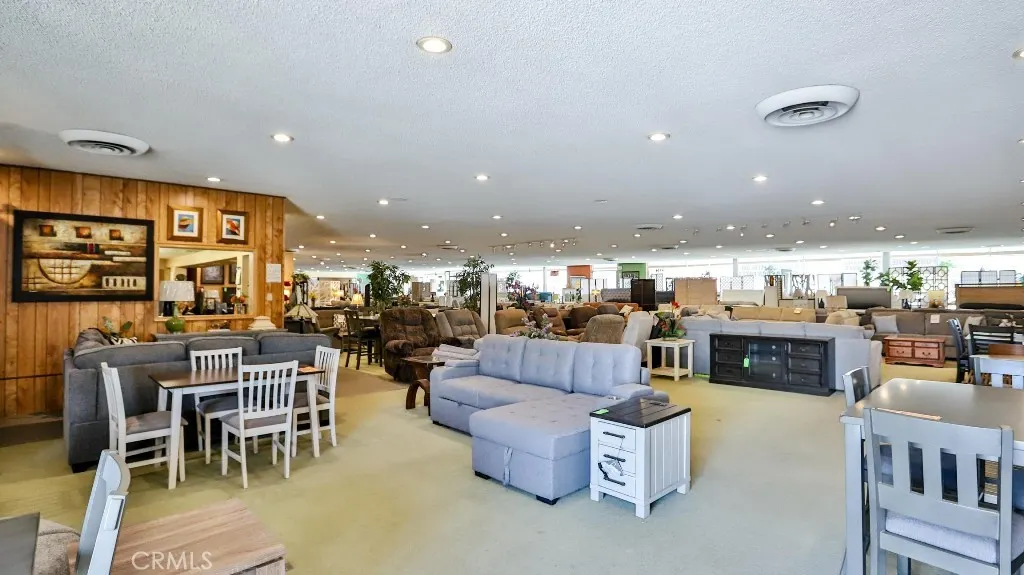 945 N Azusa Avenue