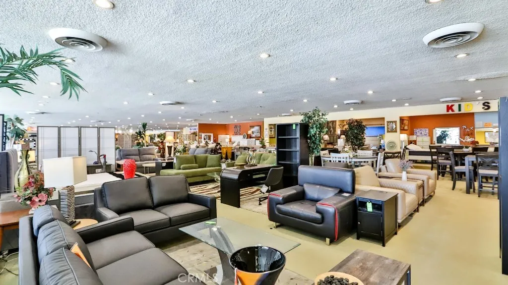 945 N Azusa Avenue
