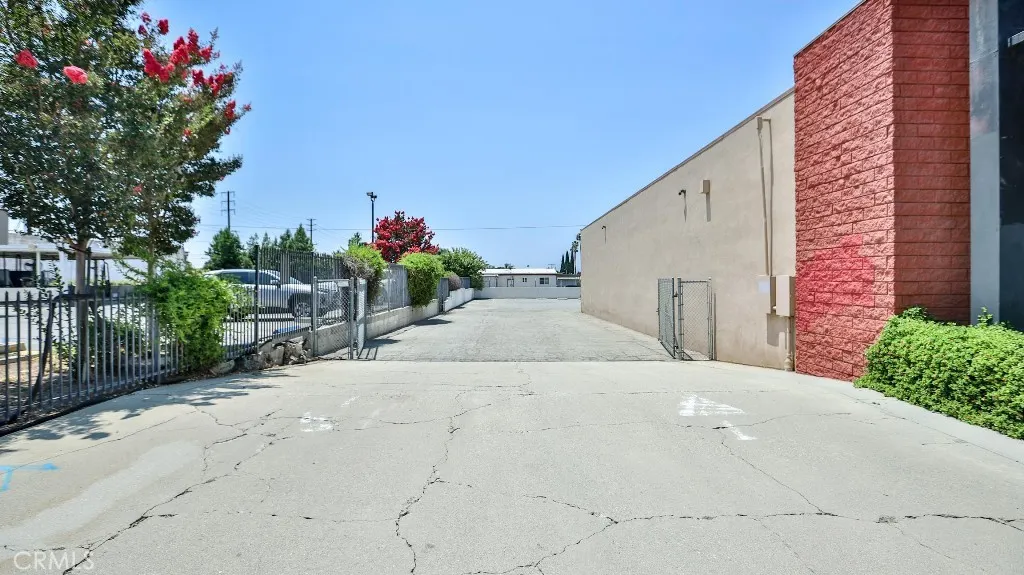 945 N Azusa Avenue