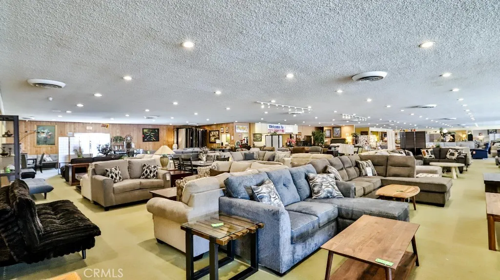 945 N Azusa Avenue