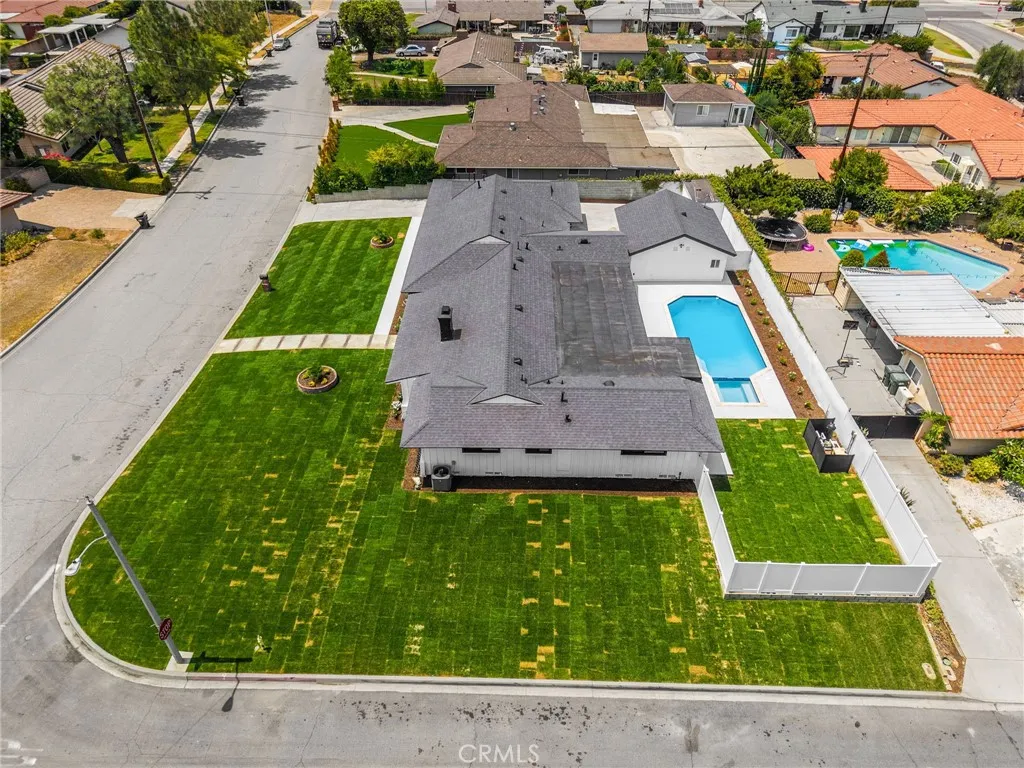 3033 E Sunset Hill Drive