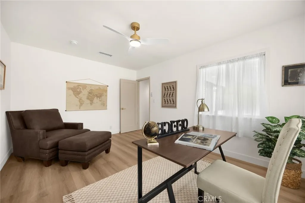 3033 E Sunset Hill Drive