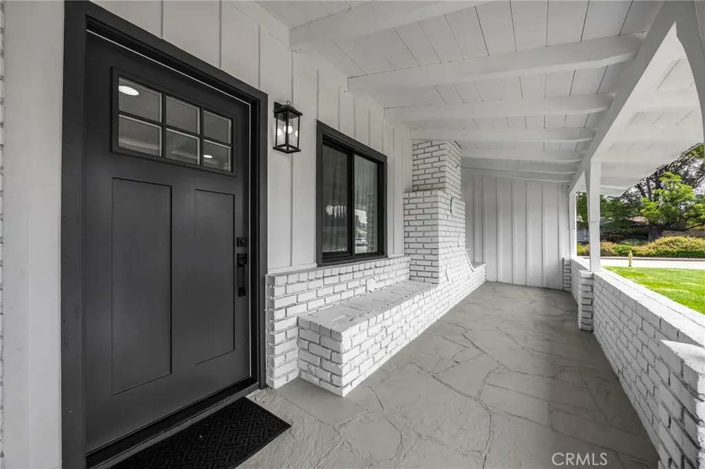 3033 E Sunset Hill Drive