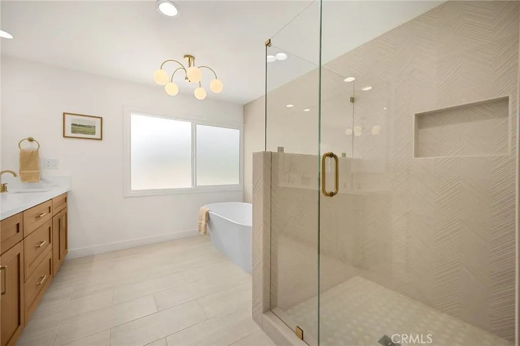 3033 E Sunset Hill Drive