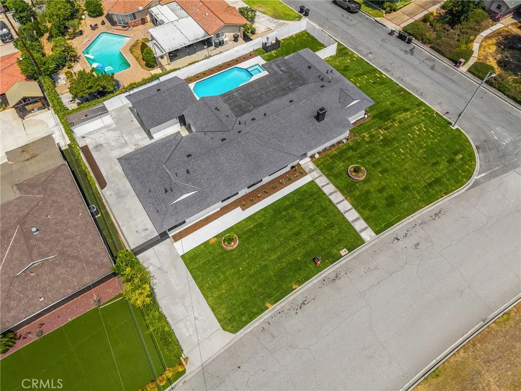 3033 E Sunset Hill Drive