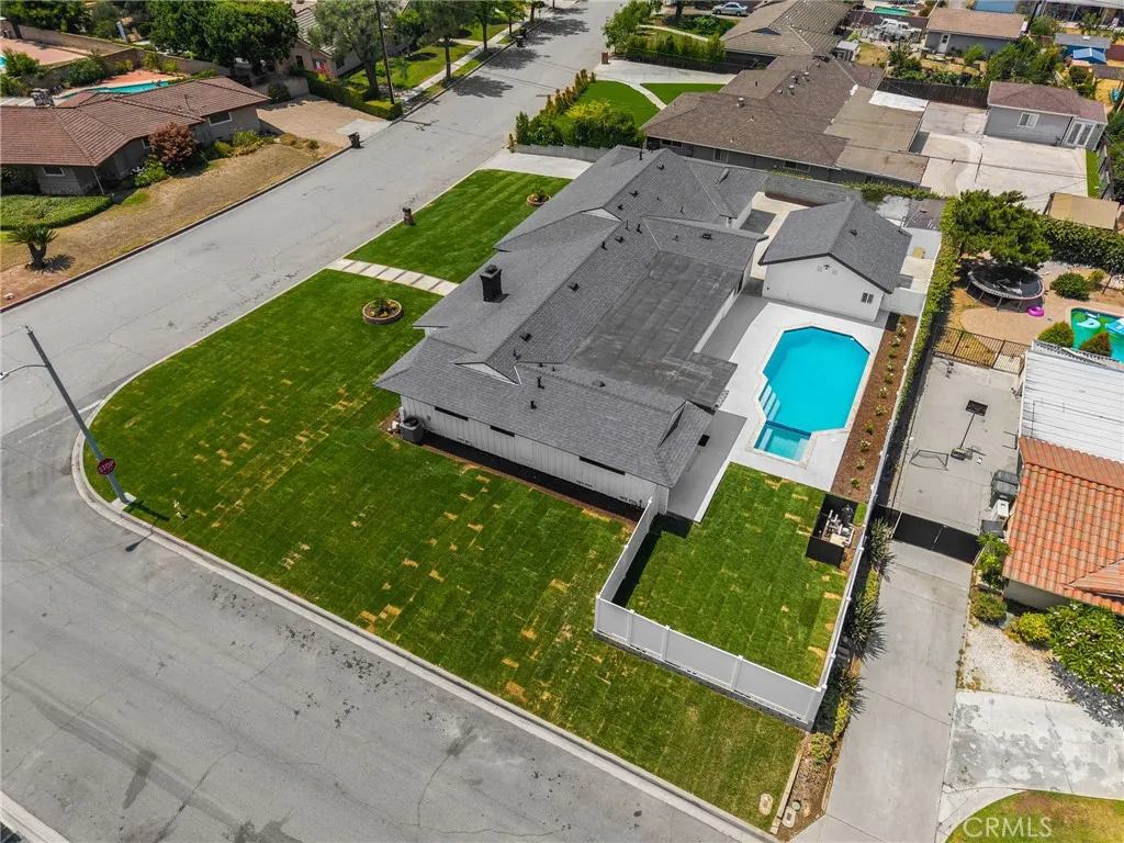 3033 E Sunset Hill Drive